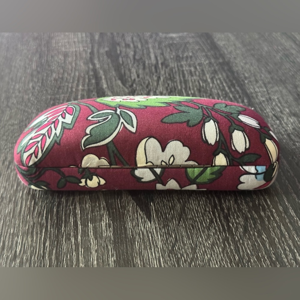Vera Bradley Floral Boho Vibe Patterned, Hinged Hard ClamShell Sunglasses Case - Picture 2 of 4